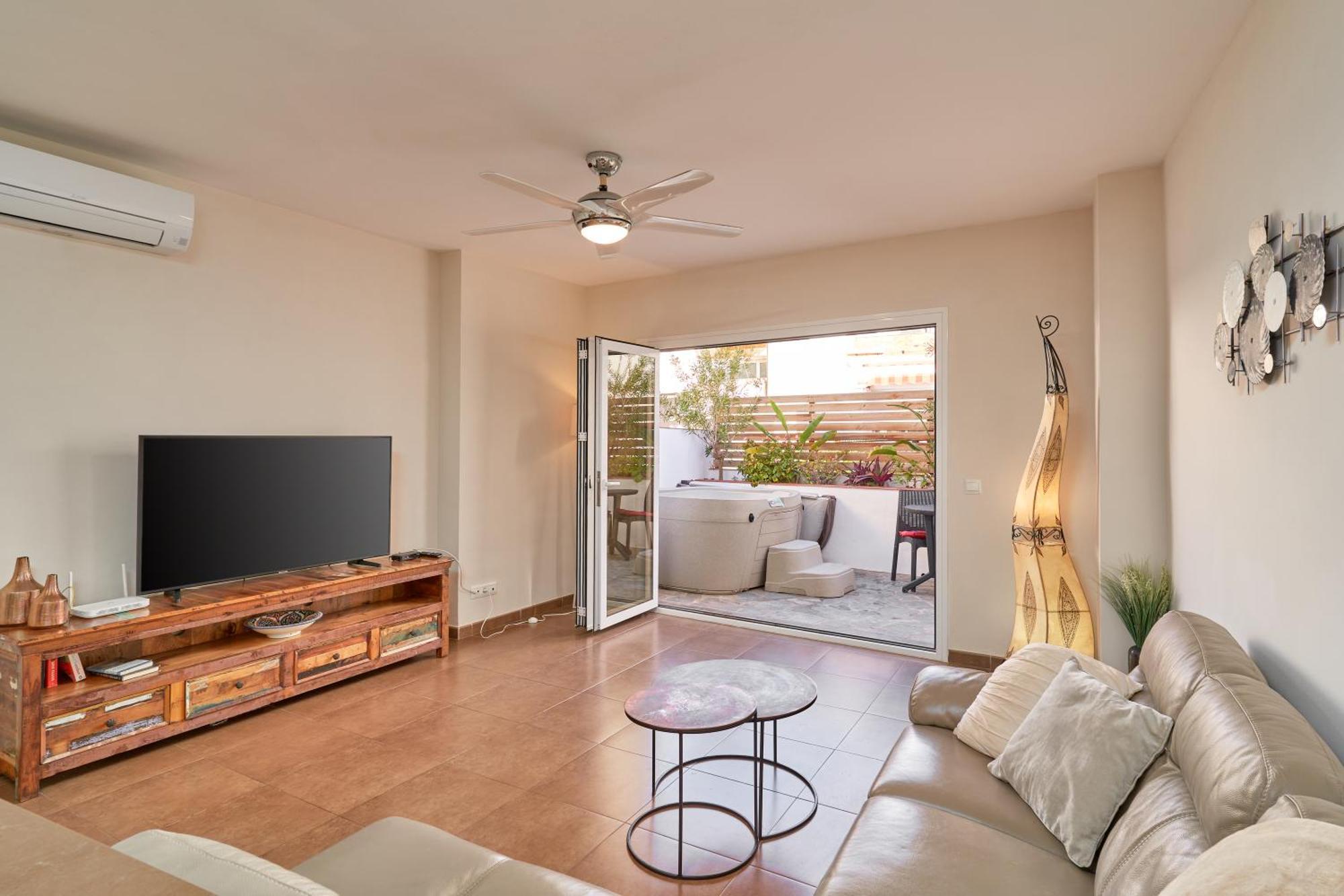 Luxury 1St Floor Apartment In เนร์คา ภายนอก รูปภาพ